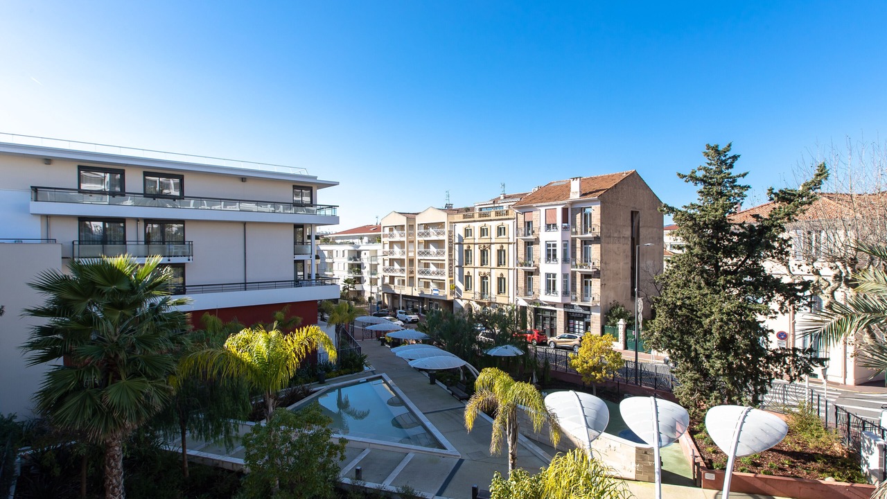 Photo of Outdoor in California - Pezou