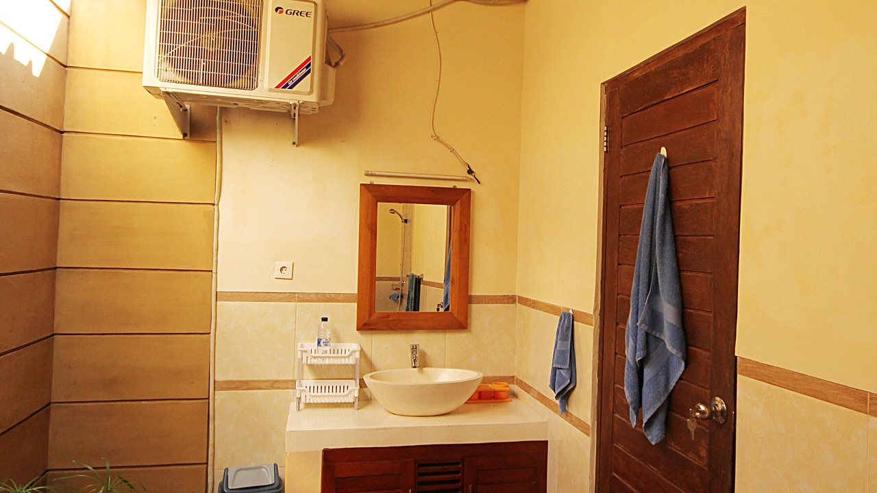 Photo of Bathroom in Sunset Road