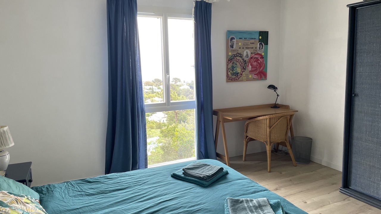 Photo of Bedroom in Saint-Aygulf