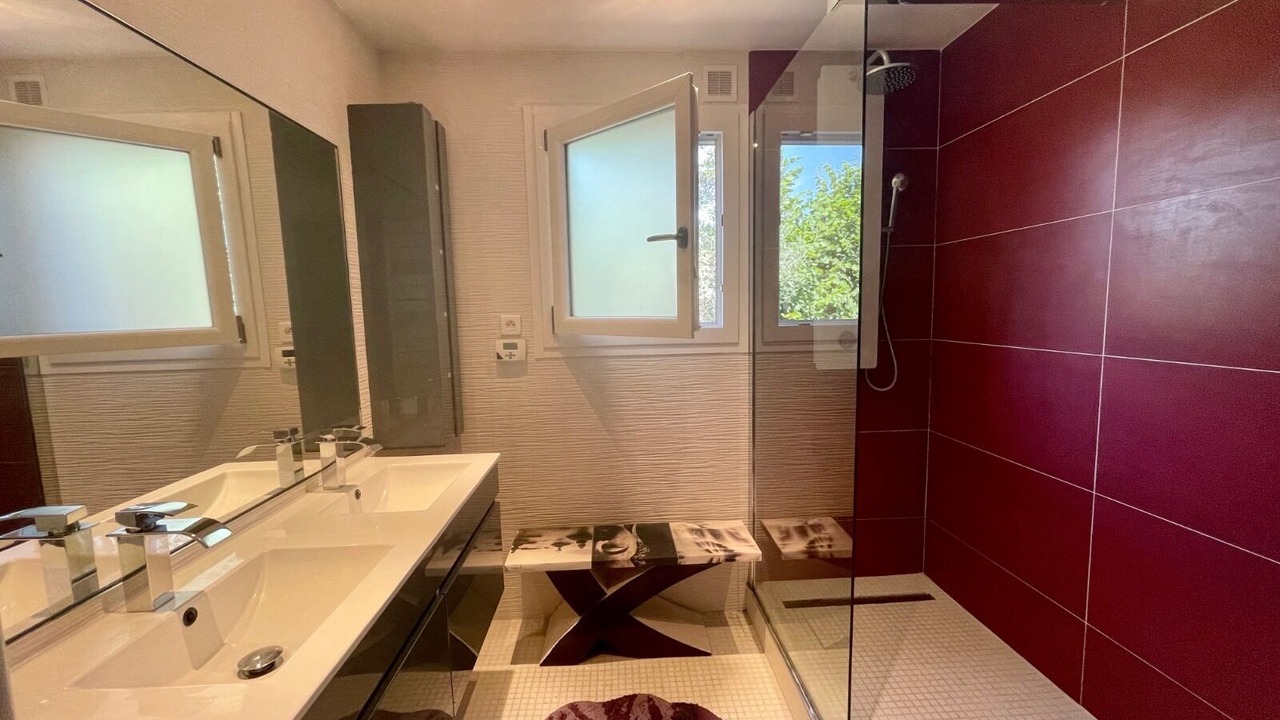 Photo of Bathroom in Plaine de la Brague