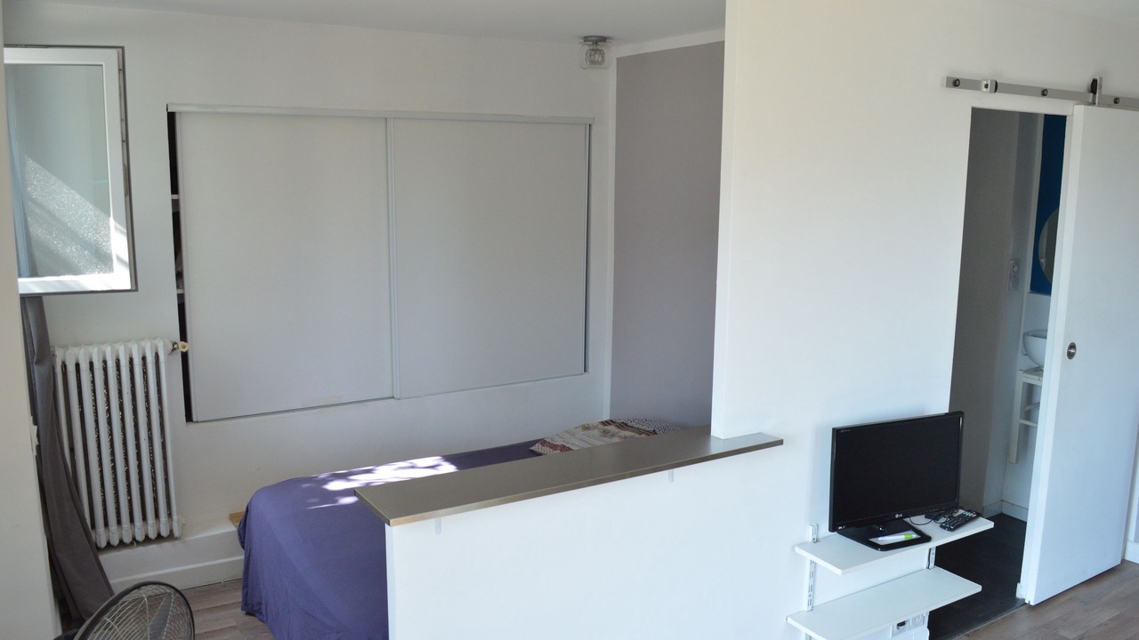 Photo of Bedroom in Antibes City Centre