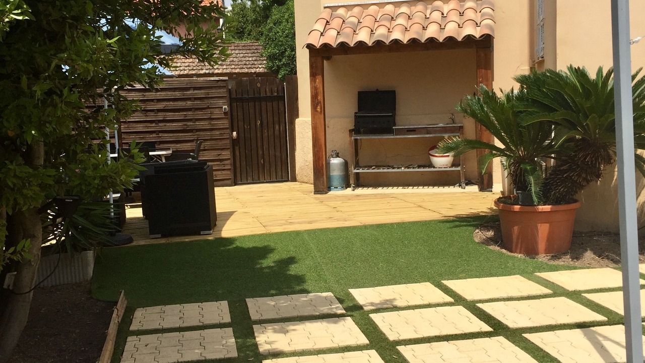 Photo of Patio Balcony in Le Ray