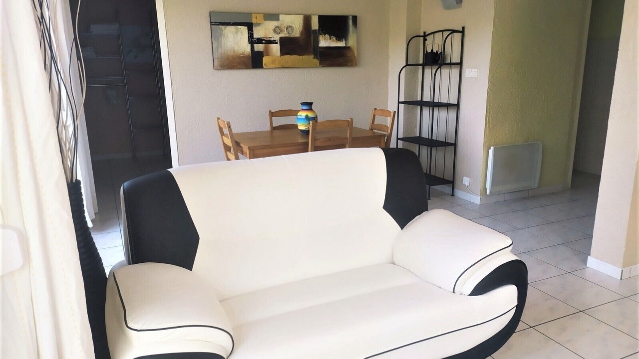 Photo of Livingroom in Bendejun