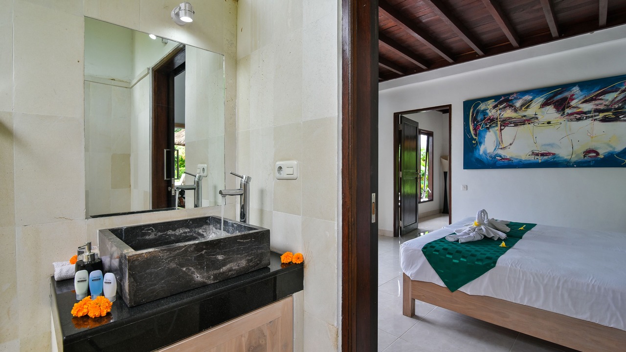 Photo of Bathroom in Umeanyar