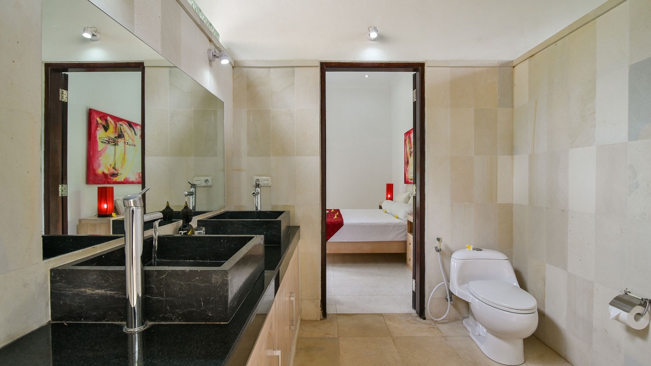 Photo of Bathroom in Umeanyar