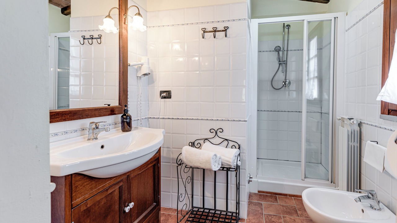Photo of Bathroom in Calci