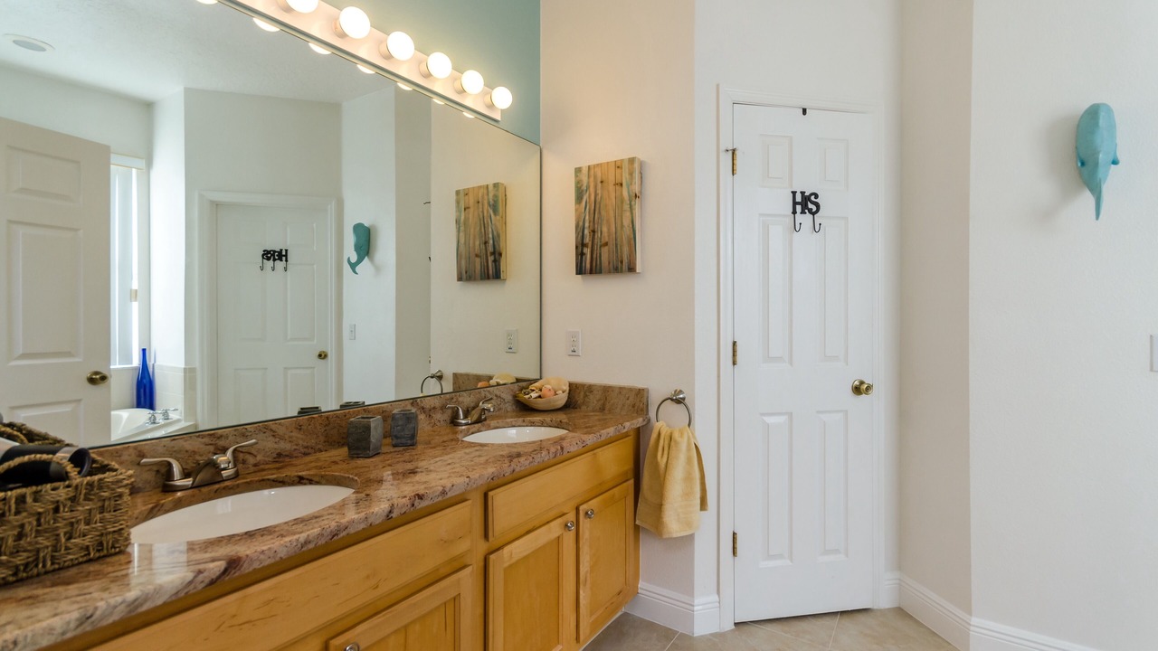 Photo of Bathroom in Bridgewater Crossing