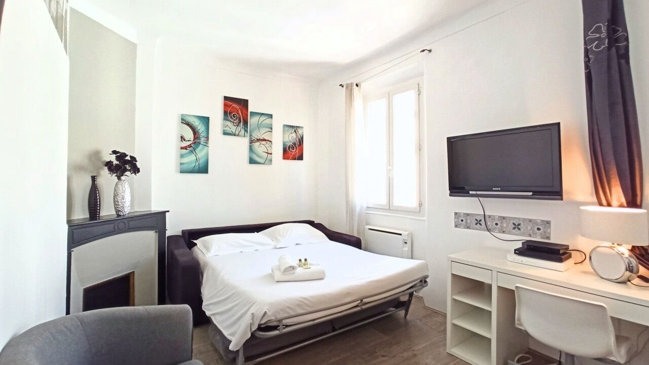 Photo of Bedroom in Cannes City Centre