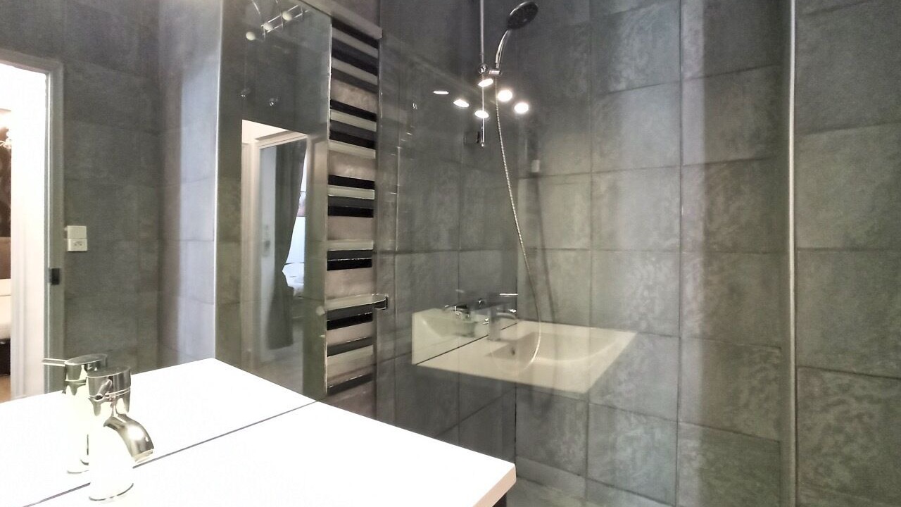 Photo of Bathroom in Cannes City Centre