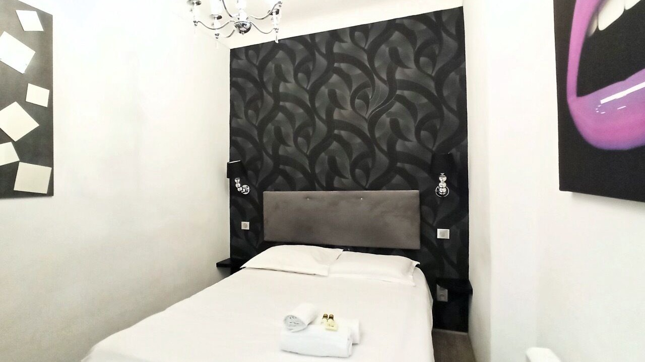 Photo of Bedroom in Cannes City Centre