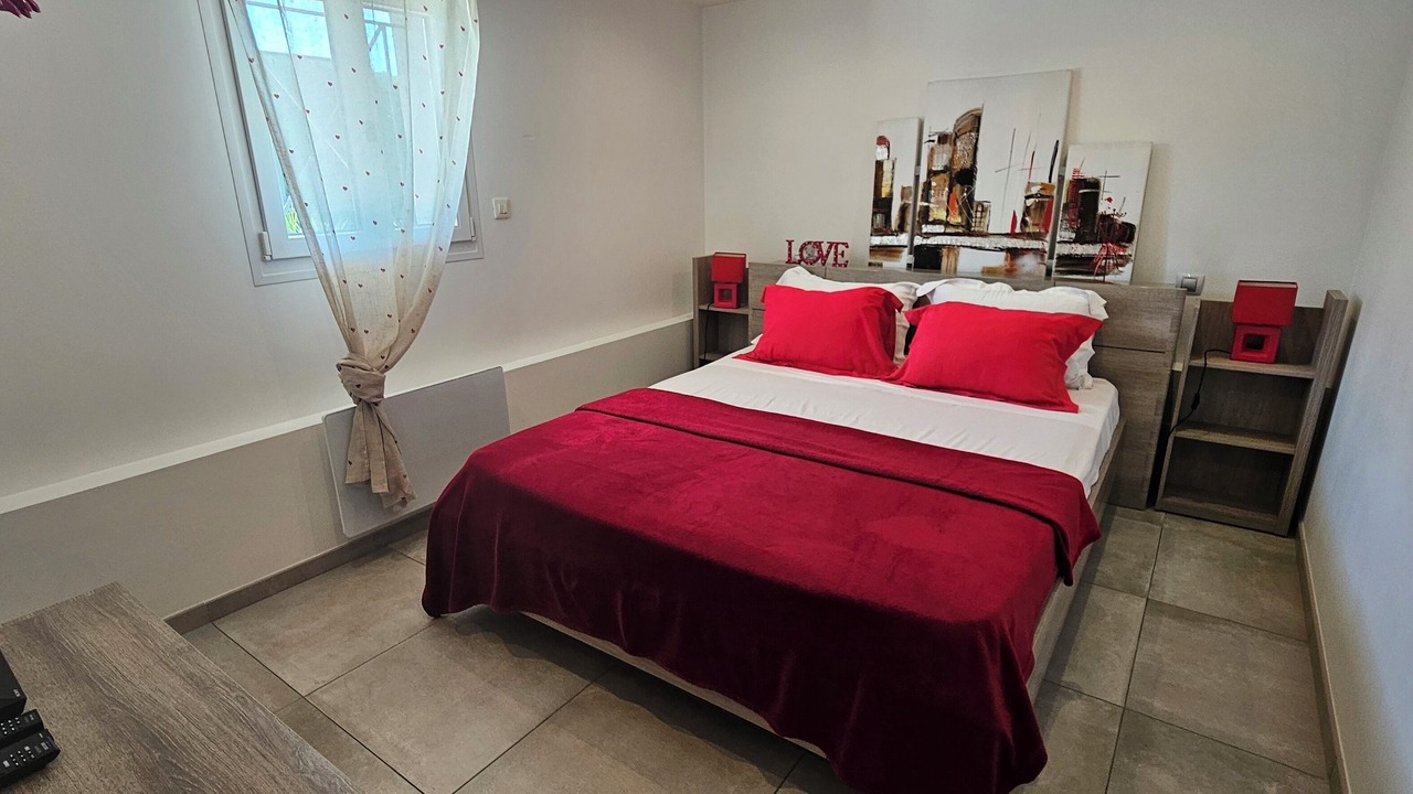 Photo of Bedroom in Saint-Aygulf