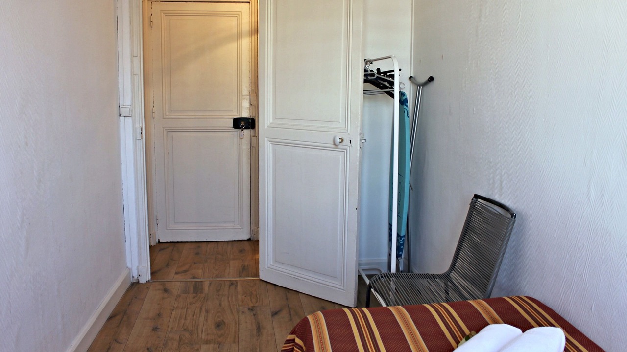 Photo of Bedroom in Cannes City Centre