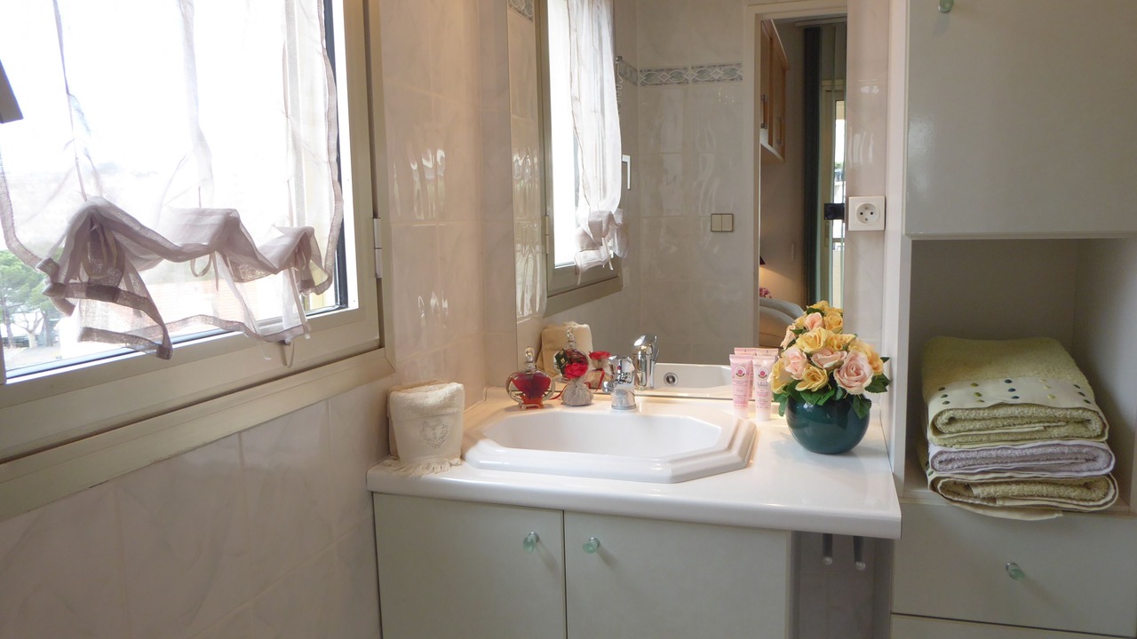Photo of Bathroom in Cannes City Centre