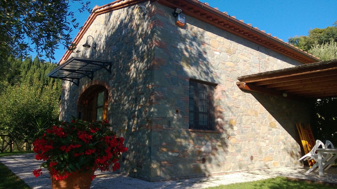 Photo of Outdoor in Matraia
