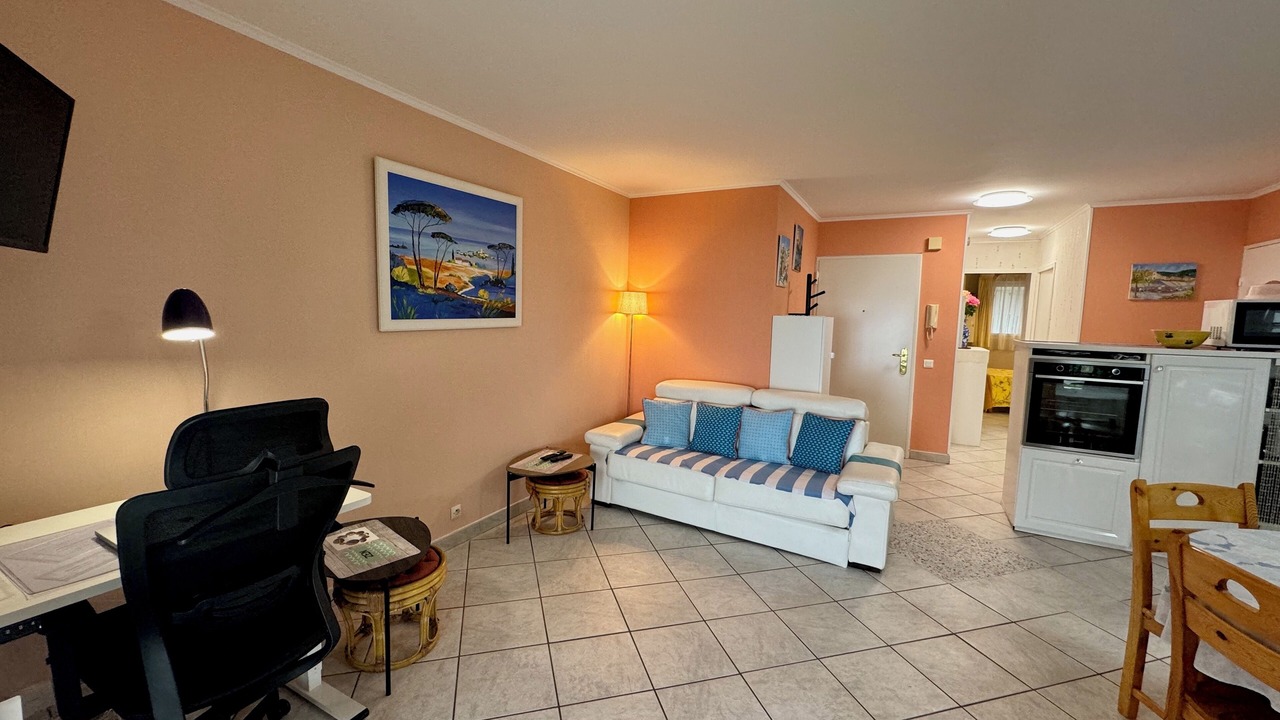 Photo of Livingroom in Saint Pierre de Feric