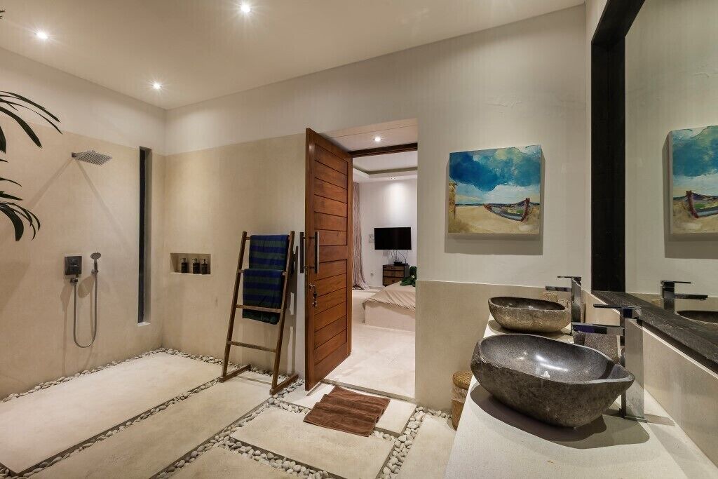 Photo of Bathroom in Sunset Road