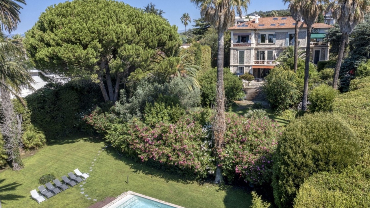 Photo of Outdoor in California - Pezou