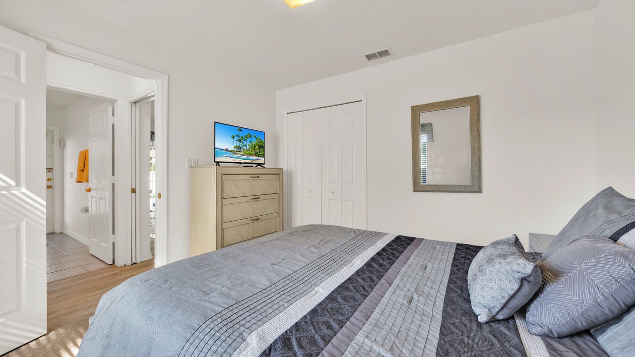 Photo of Bedroom in Greater Groves