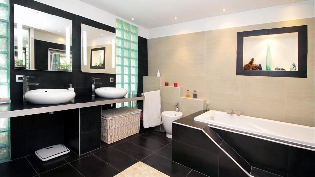 Photo of Bathroom in Valbonne