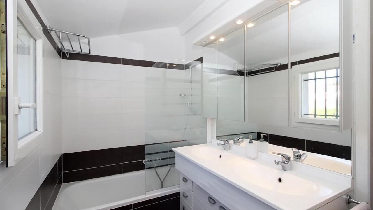 Photo of Bathroom in Valbonne