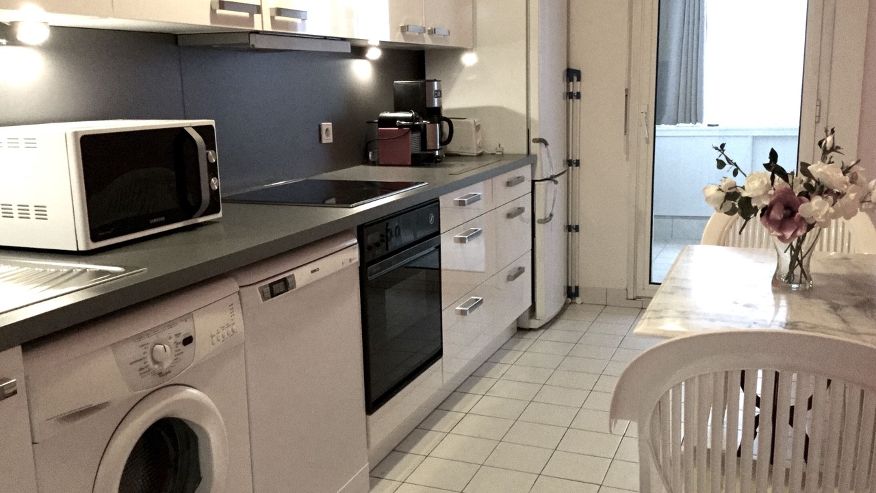Photo of Kitchen in Prado - Republique