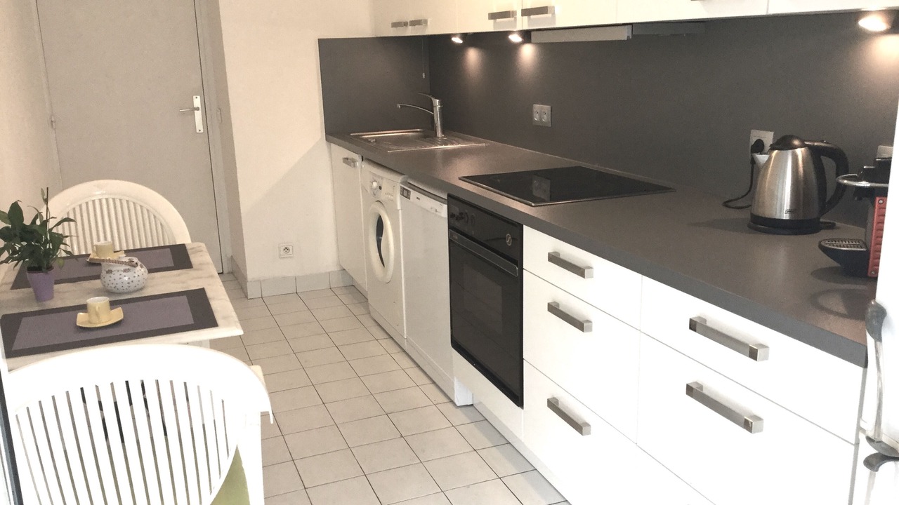 Photo of Kitchen in Prado - Republique