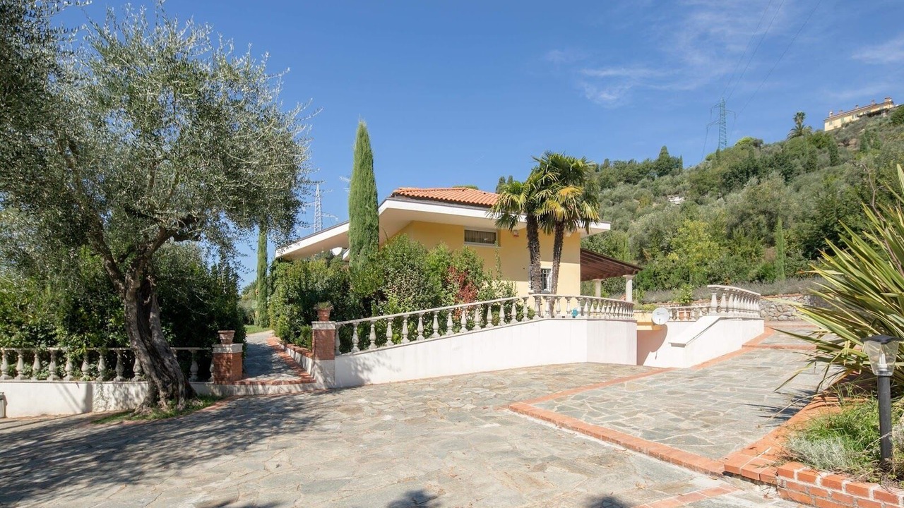 Photo of Outdoor in Carrara
