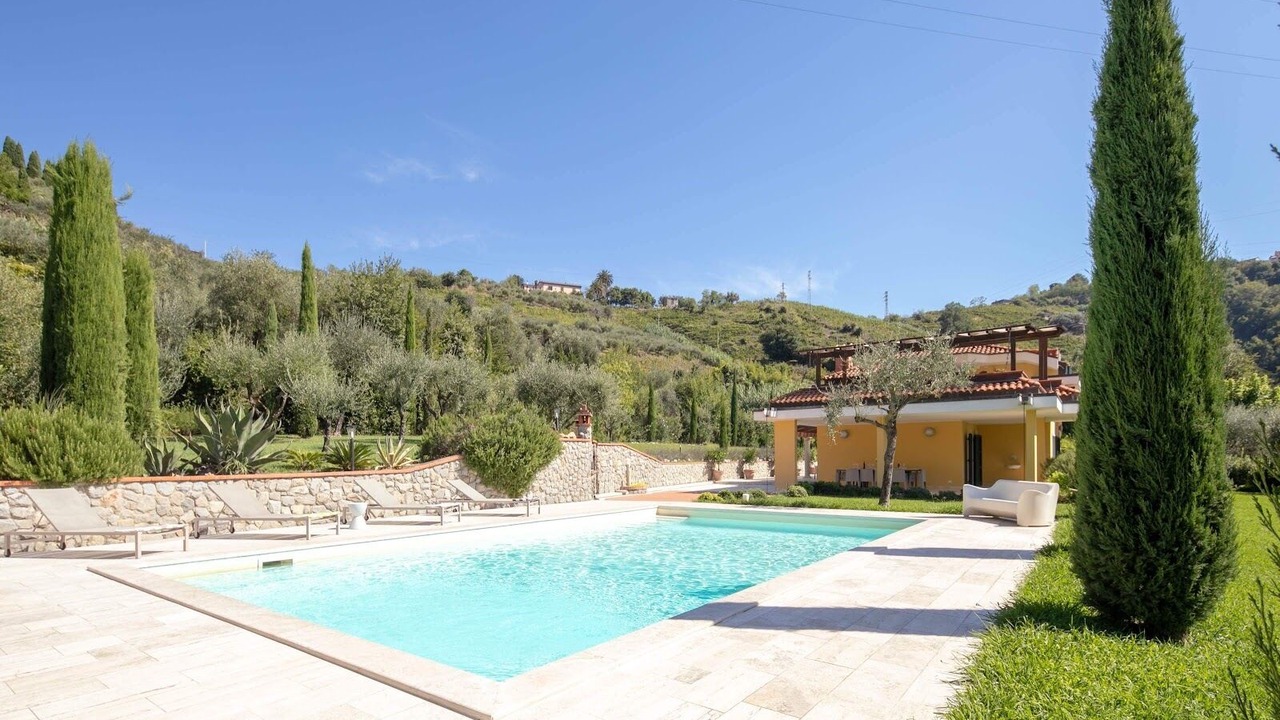 Photo of Outdoor in Carrara