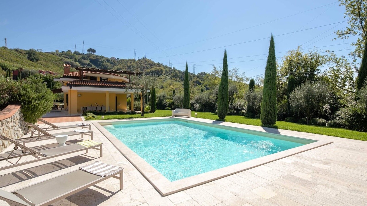Photo of Outdoor in Carrara