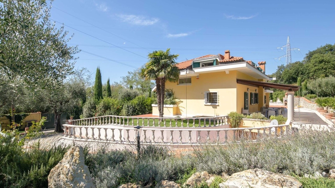 Photo of Outdoor in Carrara