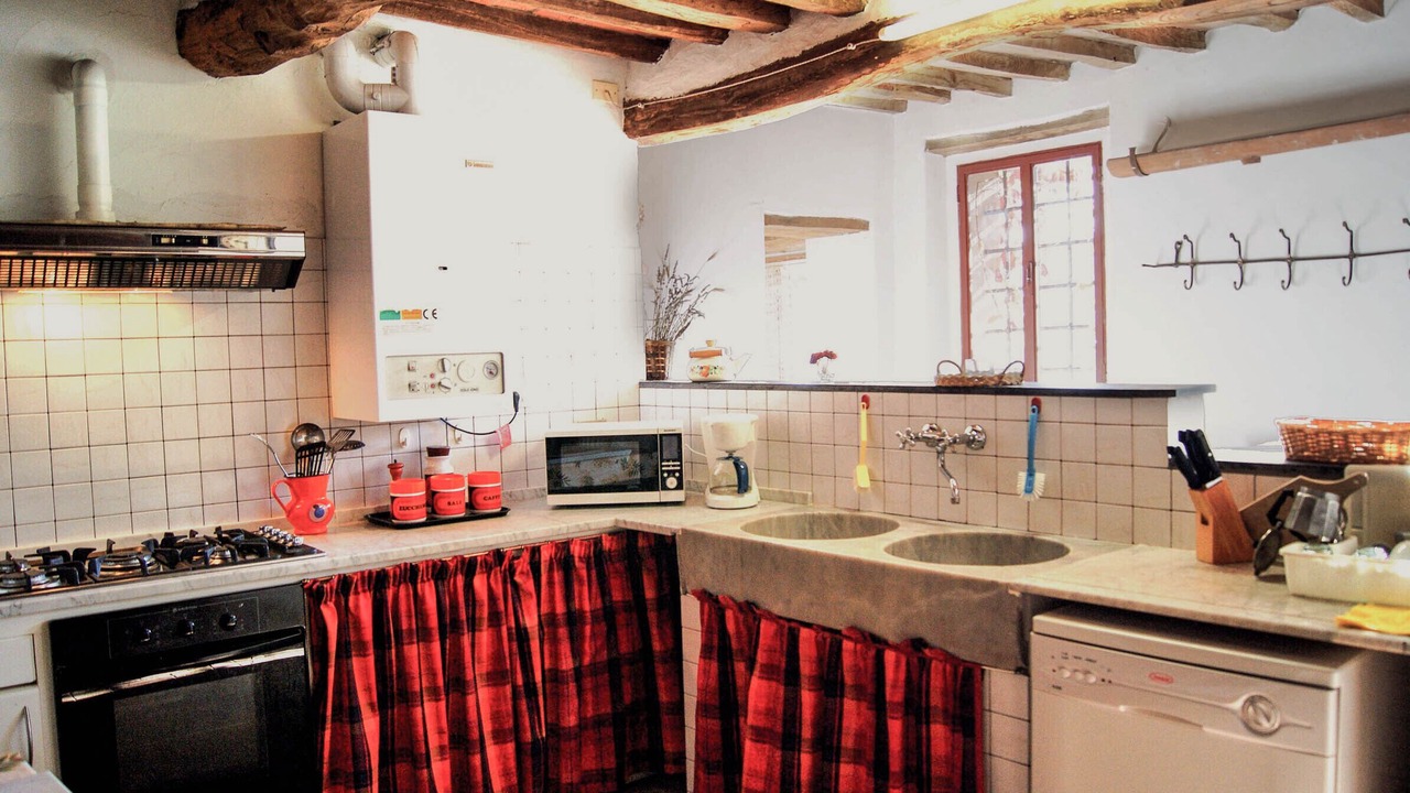Photo of Kitchen in Buti