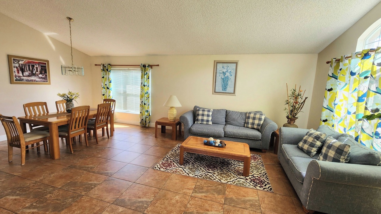 Photo of Livingroom in Lake Berkley