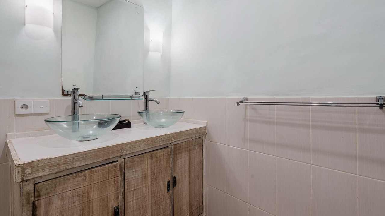 Photo of Bathroom in Sunset Road