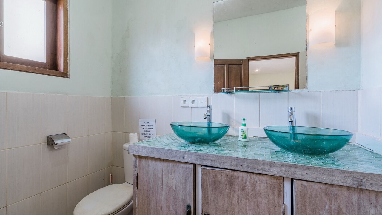Photo of Bathroom in Sunset Road