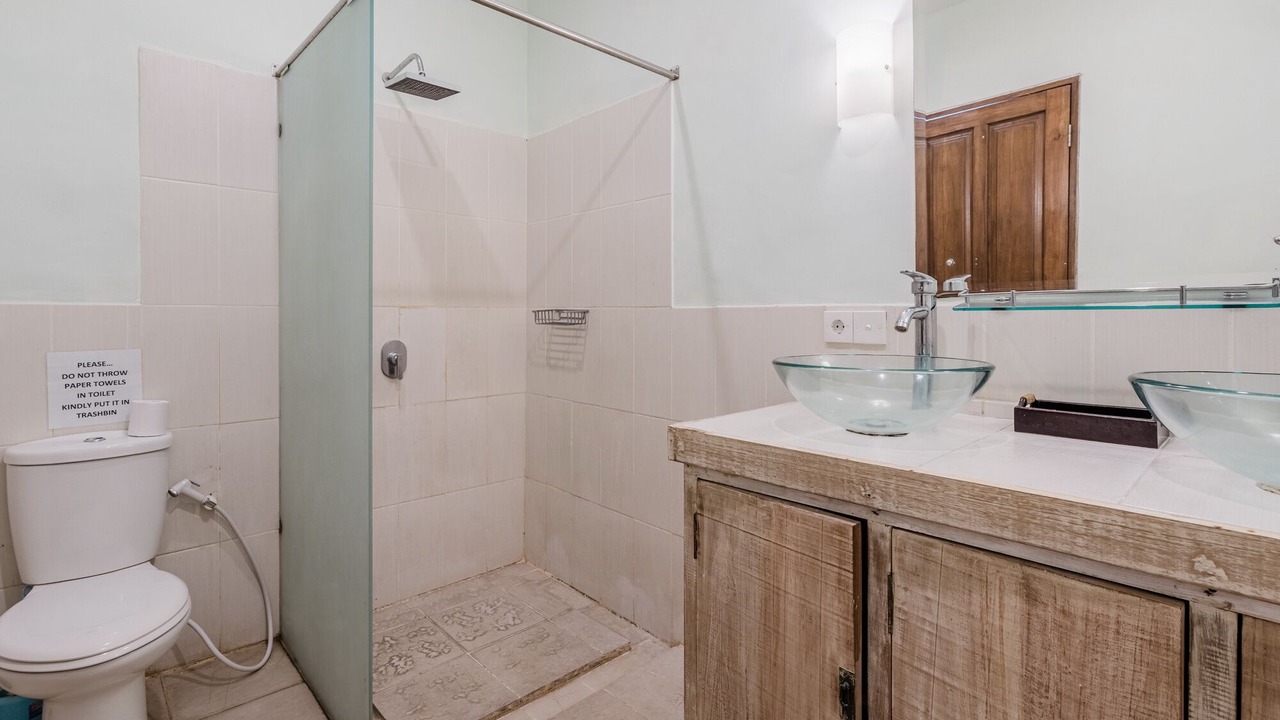 Photo of Bathroom in Sunset Road