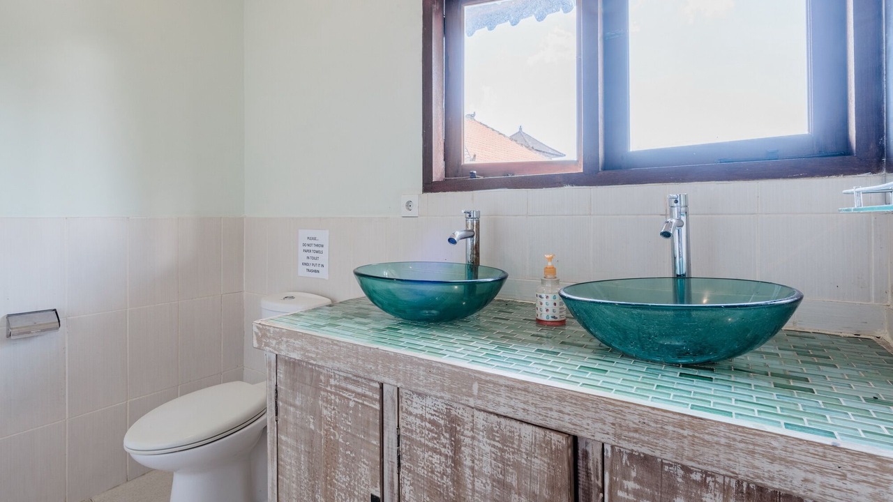 Photo of Bathroom in Sunset Road