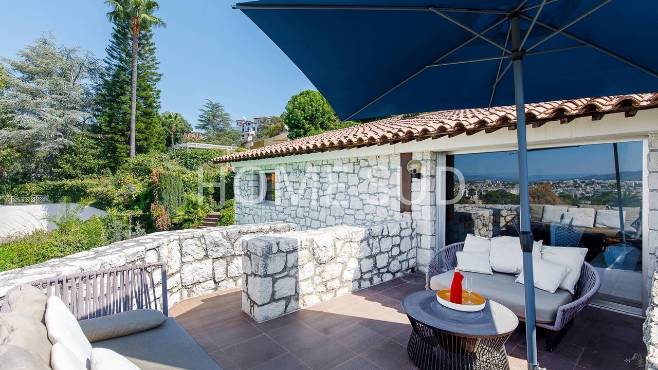 Photo of Outdoor in California - Pezou
