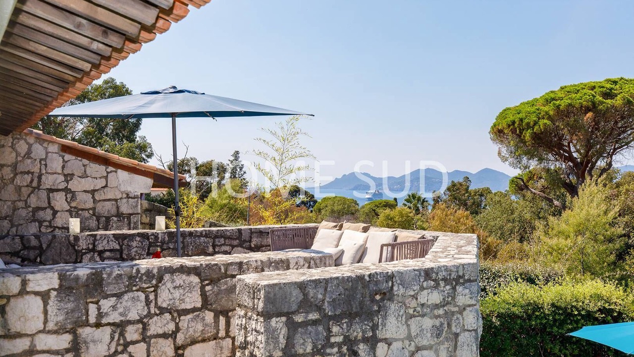 Photo of Outdoor in California - Pezou