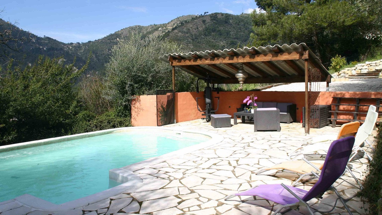 Photo of Outdoor in Drap