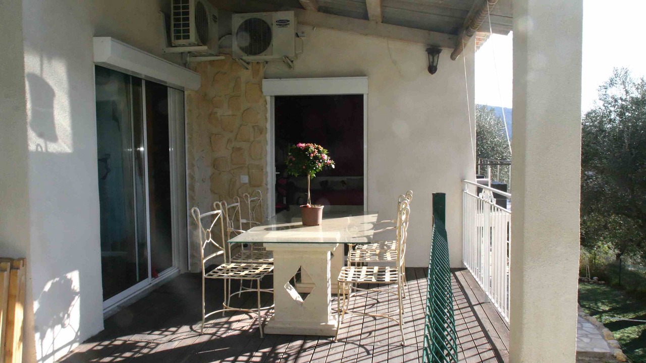 Photo of Outdoor in Drap