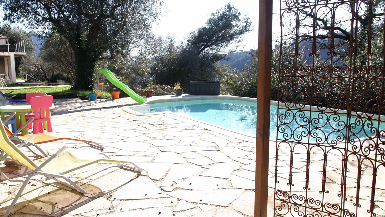 Photo of Outdoor in Drap