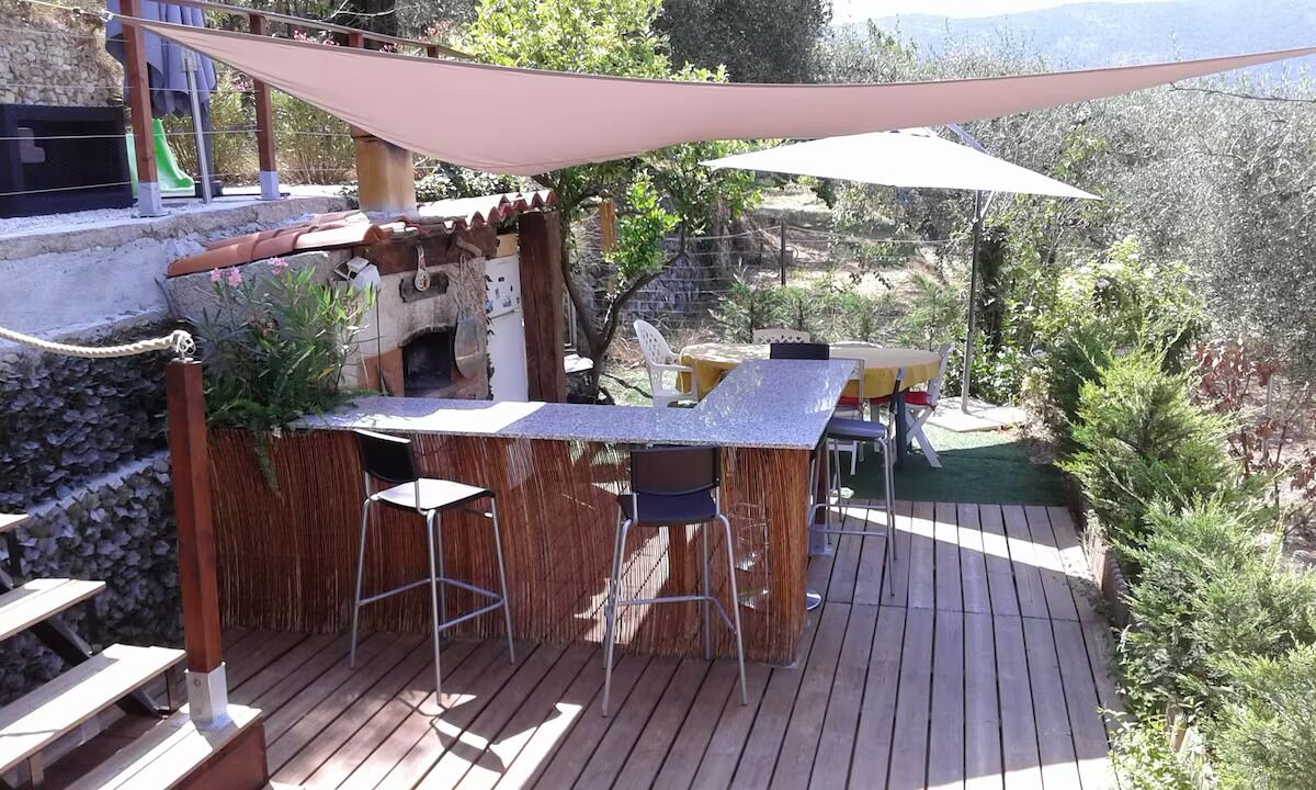 Photo of Outdoor in Drap