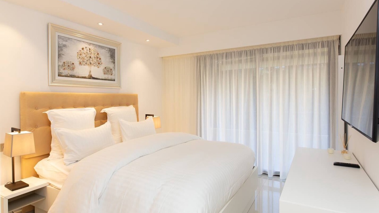 Photo of Bedroom in Cannes City Centre