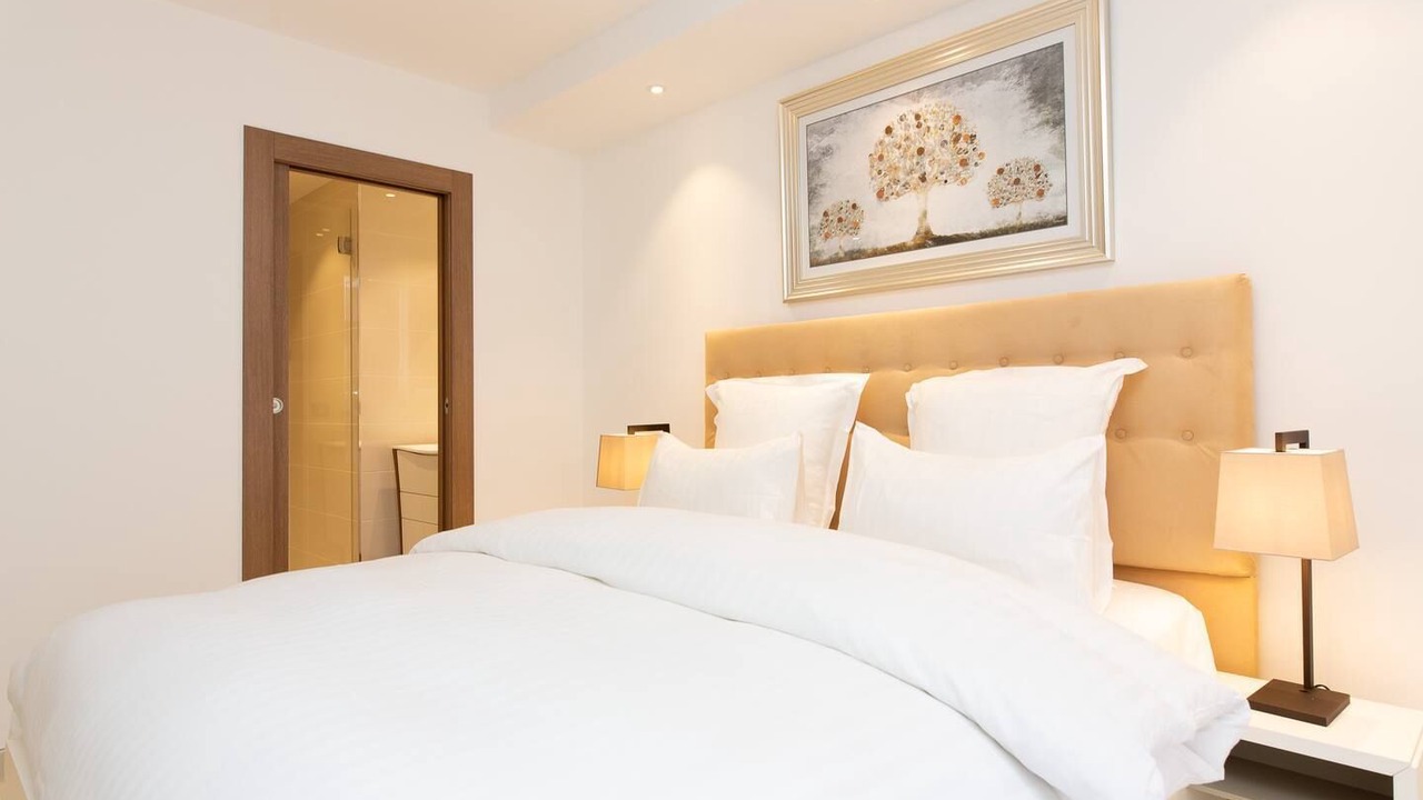 Photo of Bedroom in Cannes City Centre