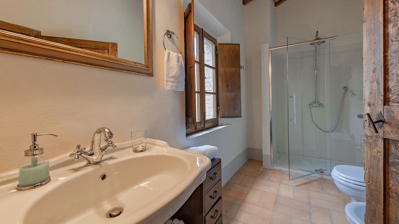 Photo of Bathroom in Buonconvento