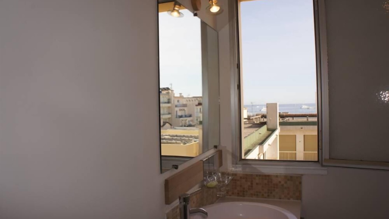 Photo of Bathroom in Juan-les-Pins