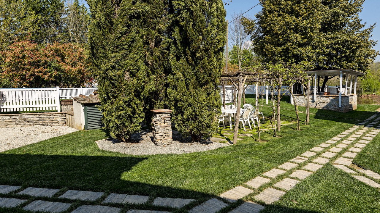 Photo of Outdoor in Arliano