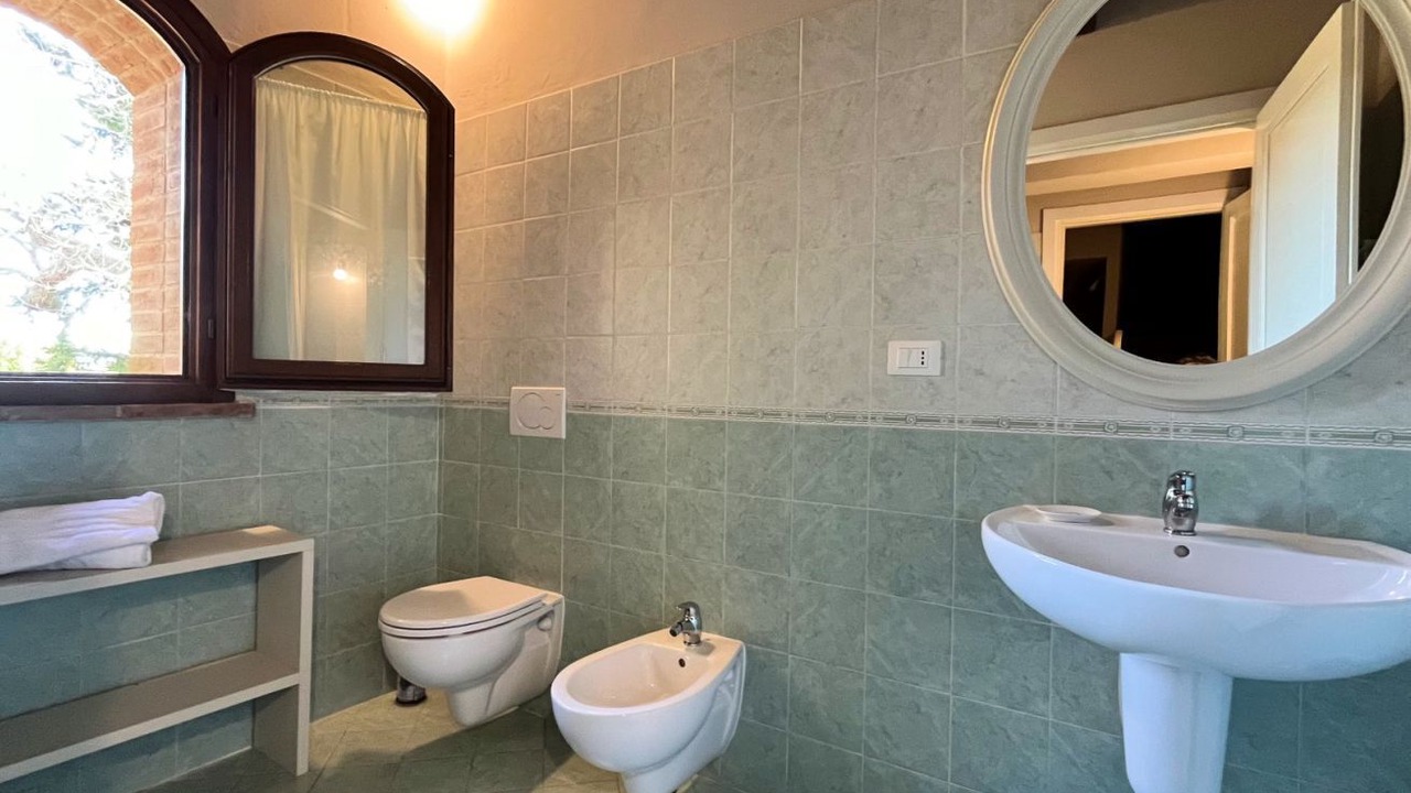 Photo of Bathroom in Lajatico