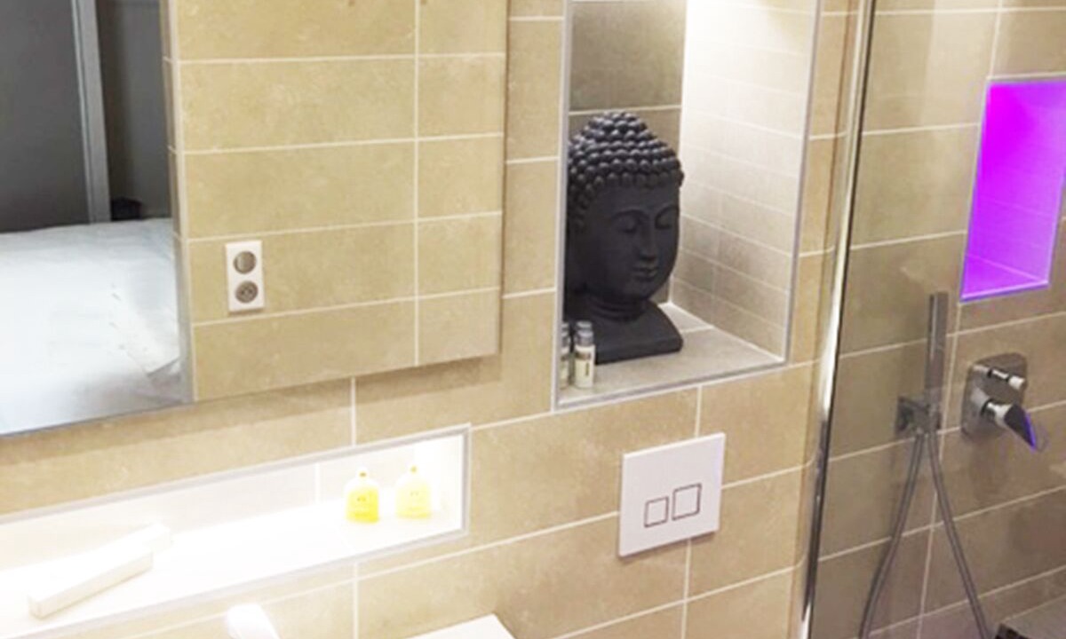 Photo of Bathroom in Cannes City Centre