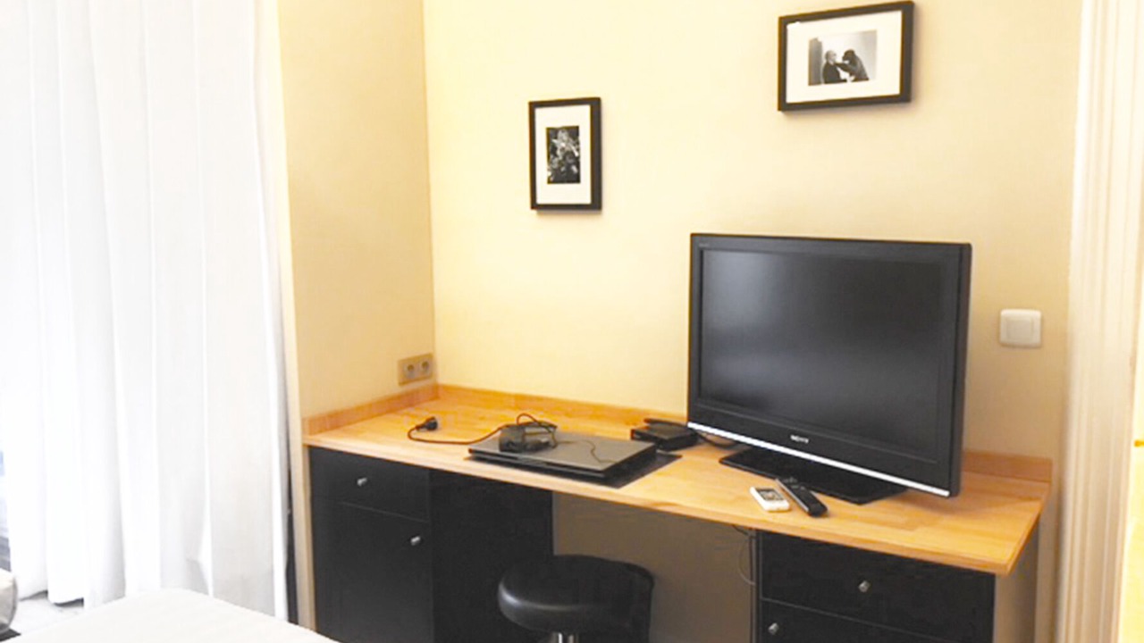 Photo of Bedroom in Cannes City Centre